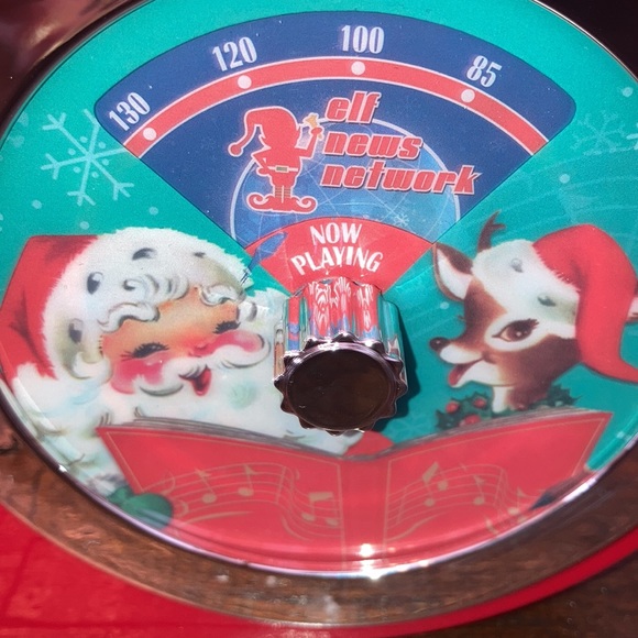 FINAL DROP🚨NIB Large North Pole Radio Vintage Red Retro Holiday Christmas Radio - Picture 2 of 3